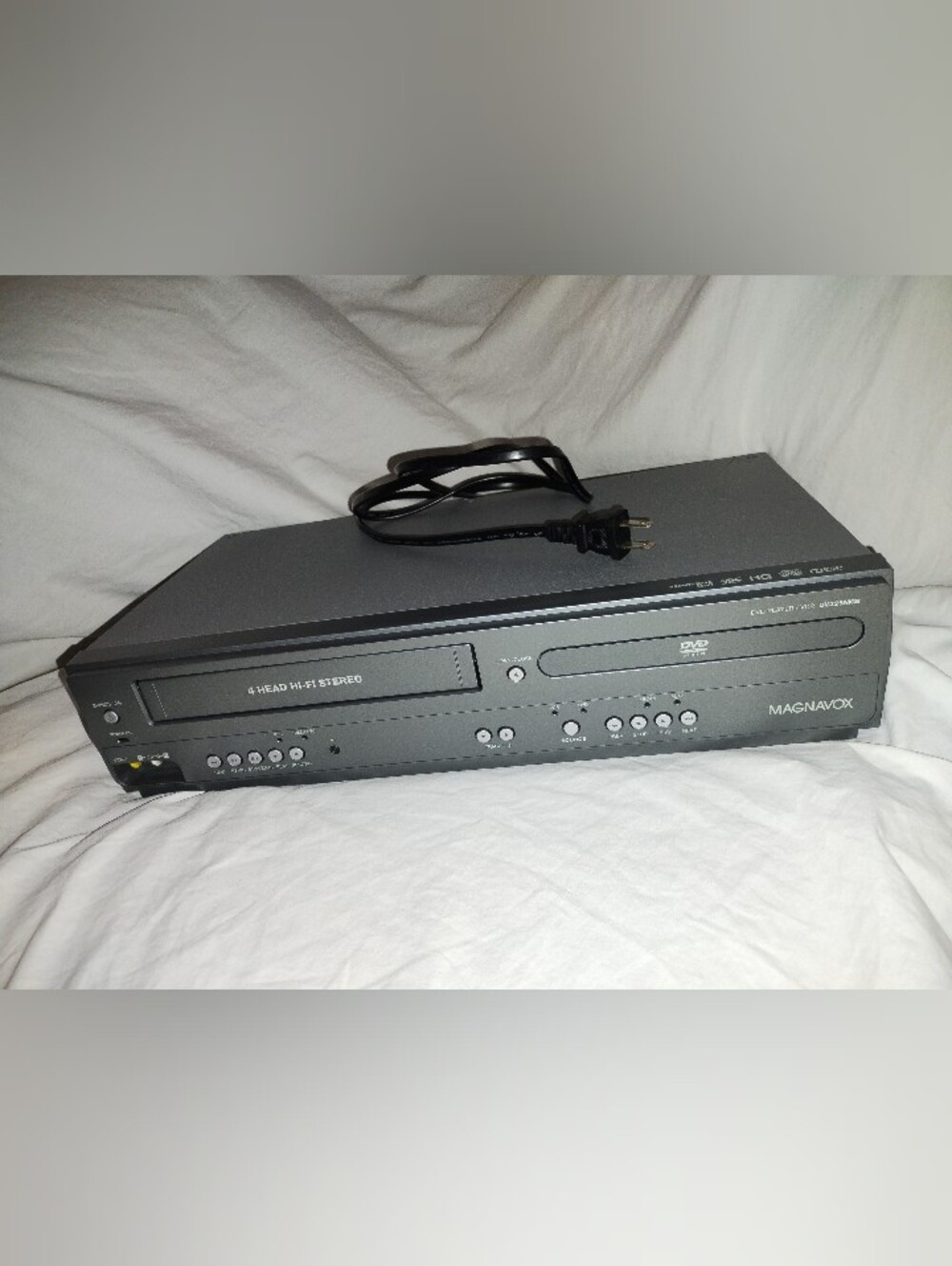 Magnavox DVD Player VCR Recorder DV225MG9 Movie Player Cleaned Tested